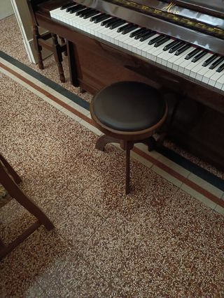 Pianoforte verticale antico
