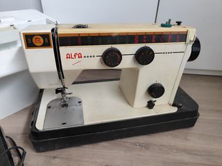 Máquina coser Alfa Antigua