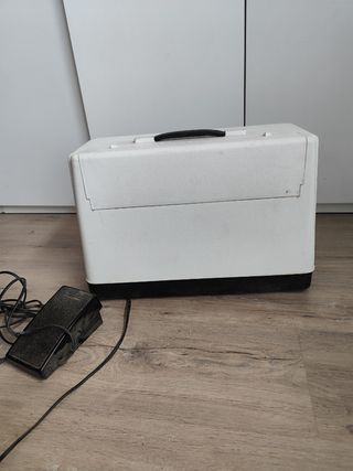 Máquina coser Alfa Antigua