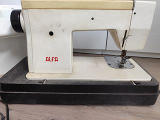 Máquina coser Alfa Antigua