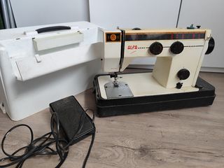 Máquina coser Alfa Antigua