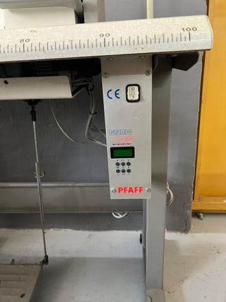 Máquina de coser PFAFF 1183