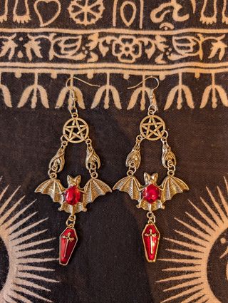 Pendientes góticos murciélago ataúd