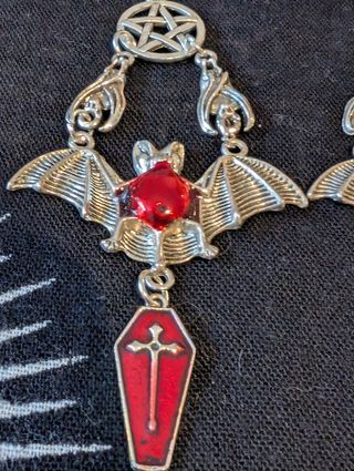 Pendientes góticos murciélago ataúd