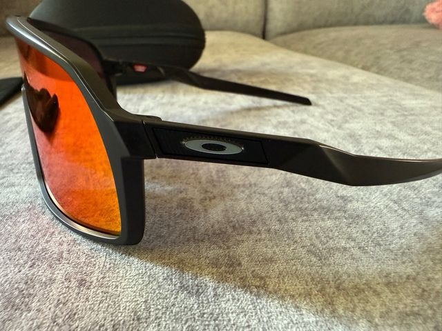 Oakley Sutro S