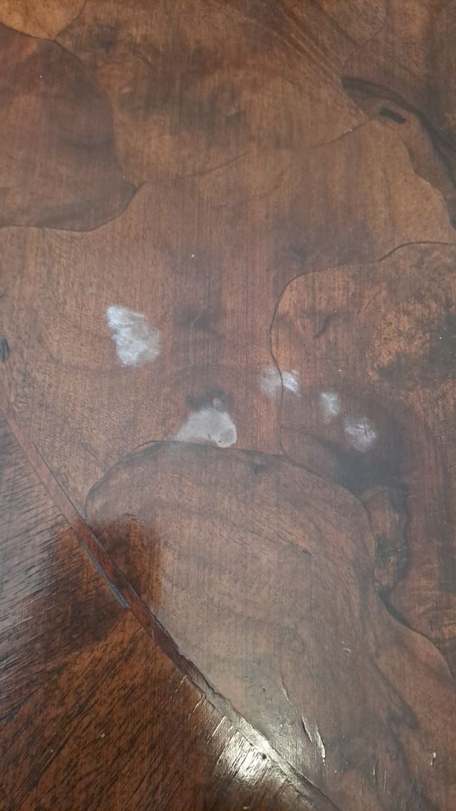 Tavolo e 6 sedie in legno