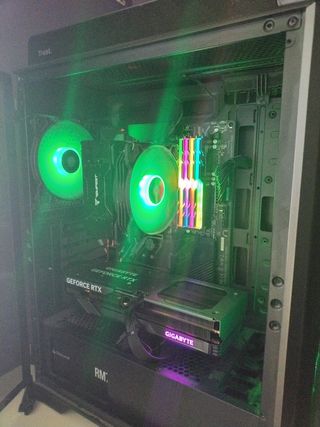 PC Gamer - RTX 4060Ti, Ryzen 5 5600, 