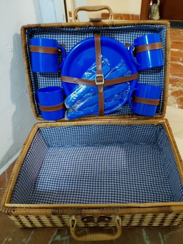 Cesta pícnic mimbre azul