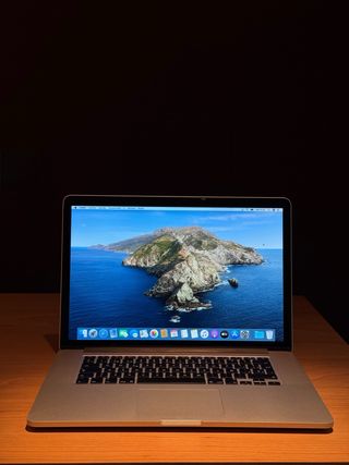 MacBook Pro 15" Retina - Apple