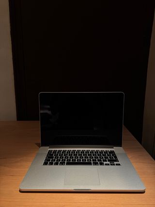 MacBook Pro 15" Retina - Apple