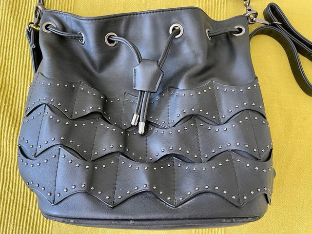 Bolso negro - asa ajustable