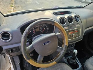Ford Tourneo Connect 2013