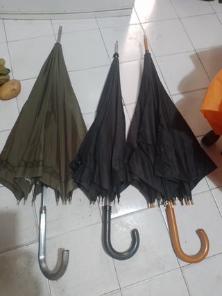 3 Paraguas
 1  Villanueva - verde
  2  negros   vi