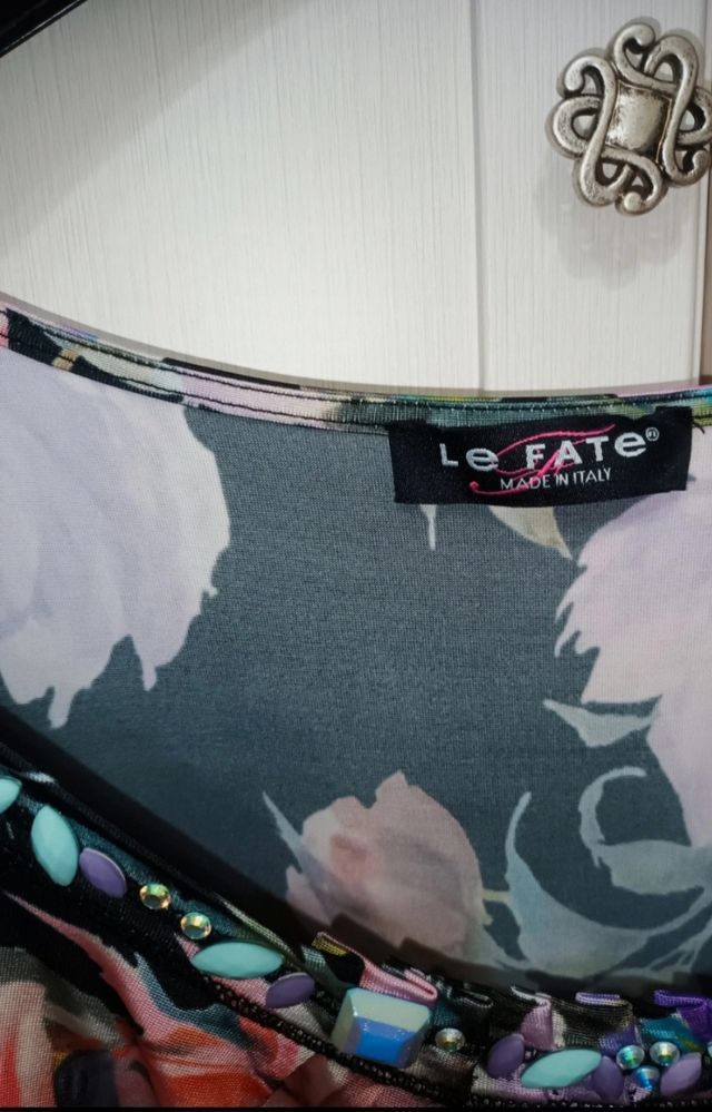 Blusa Le Fate fiori multicolor con pietre dure 