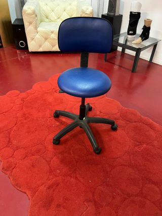 Silla de oficina ergonómica azul