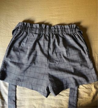 Shorts cuadros grises HYM