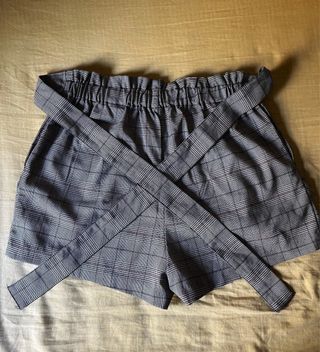 Shorts cuadros grises HYM