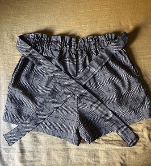 Shorts cuadros grises HYM