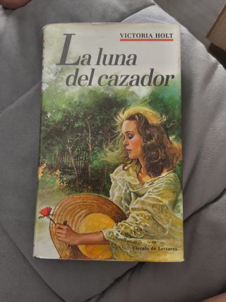   "La luna del cazador" – Romance y misterio.