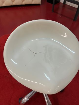 Banquetas blancas con ruedas 