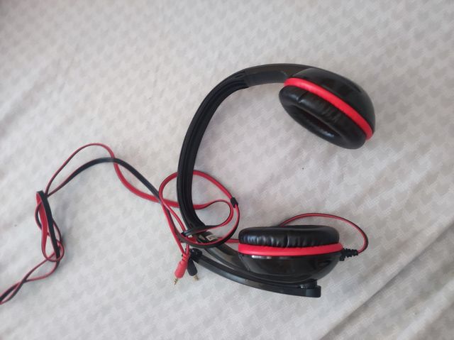 Cascos Mars Gaming MHO - negros y rojos