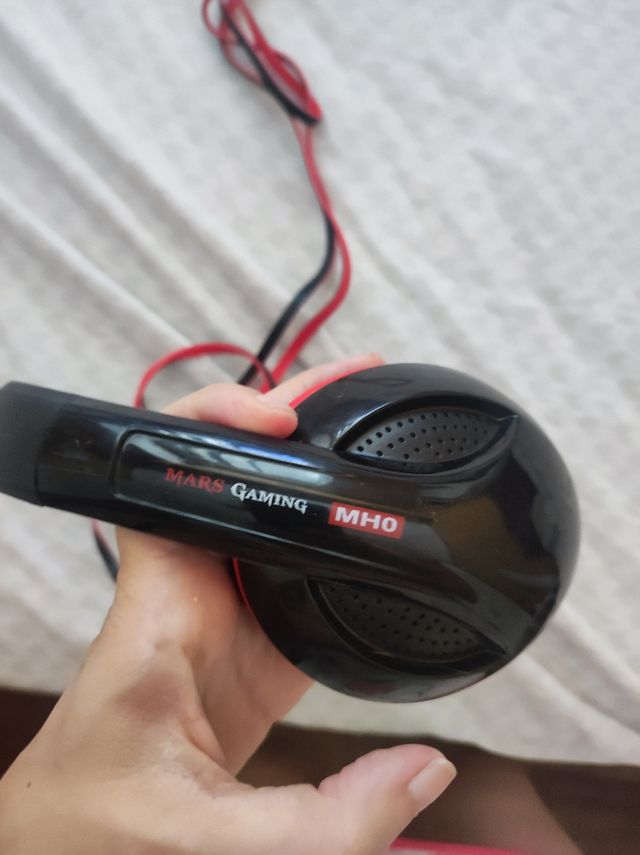 Cascos Mars Gaming MHO - negros y rojos