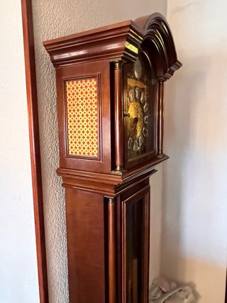 Reloj antiguo de pie Tempus Fugit