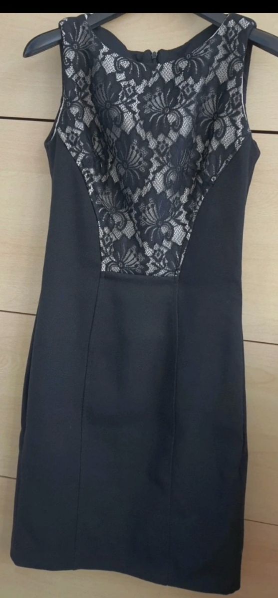 Vestito nero in pizzo