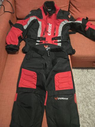 Chaqueta y pantalón moto Duhan
