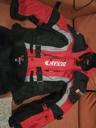 Chaqueta y pantalón moto Duhan