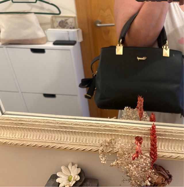 Bolso negro mano