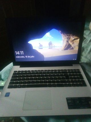 Portátil Asus F553M blanco