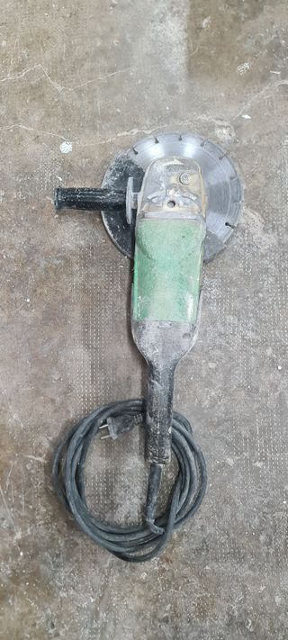 Amoladora Makita: herramienta usada