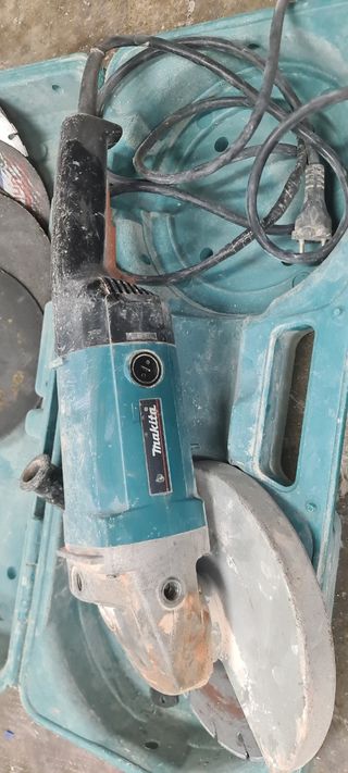 Amoladora Makita: herramienta usada