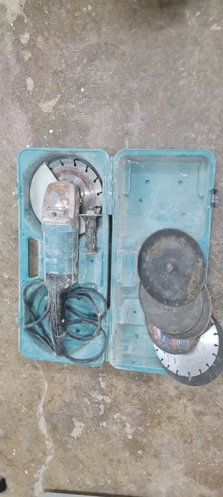 Amoladora Makita: herramienta usada