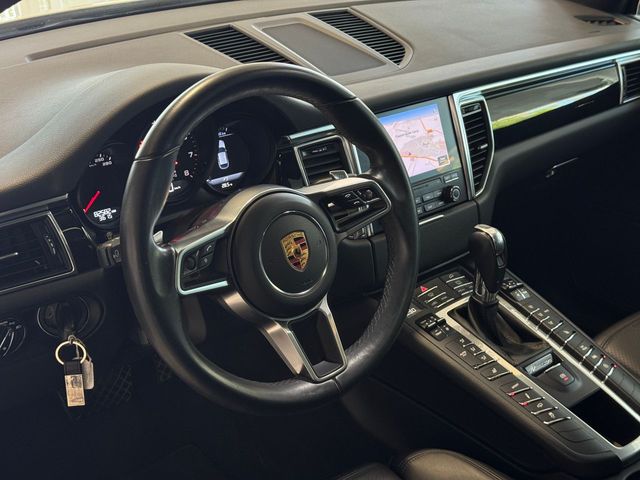 Porsche Macan 2.0 Turbo 252CV.-" NACIONAL" .-" TECHO PANORÁMICO... "-.-"  POCOS KM ".-" PEGATINA VERDE C/EURO 6-W ".-