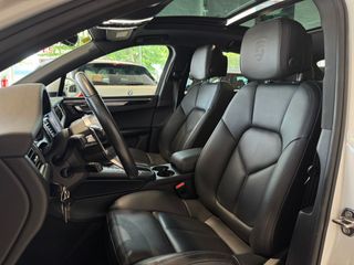 Porsche Macan 2.0 Turbo 252CV.-" NACIONAL" .-" TECHO PANORÁMICO... "-.-"  POCOS KM ".-" PEGATINA VERDE C/EURO 6-W ".-