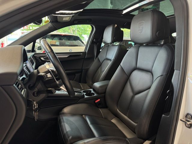 Porsche Macan 2.0 Turbo 252CV.-" NACIONAL" .-" TECHO PANORÁMICO... "-.-"  POCOS KM ".-" PEGATINA VERDE C/EURO 6-W ".-