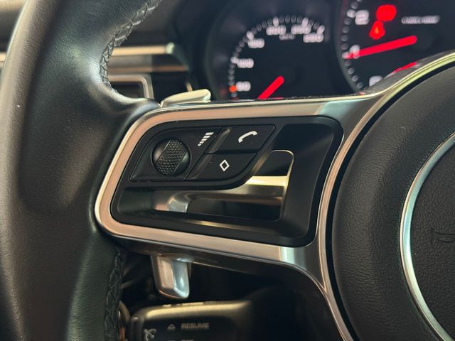Porsche Macan 2.0 Turbo 252CV.-" NACIONAL" .-" TECHO PANORÁMICO... "-.-"  POCOS KM ".-" PEGATINA VERDE C/EURO 6-W ".-