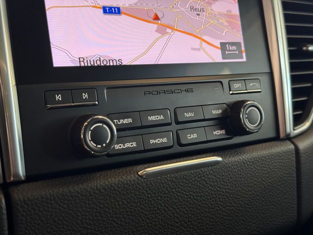 Porsche Macan 2.0 Turbo 252CV.-" NACIONAL" .-" TECHO PANORÁMICO... "-.-"  POCOS KM ".-" PEGATINA VERDE C/EURO 6-W ".-