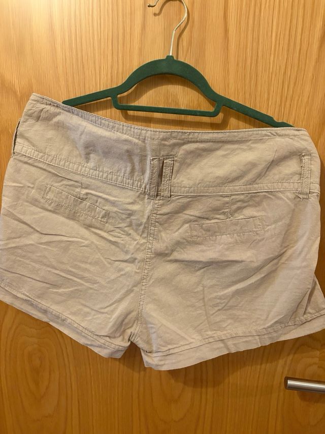 2 pantalones cortos uno Shana XL - otro lefties xl