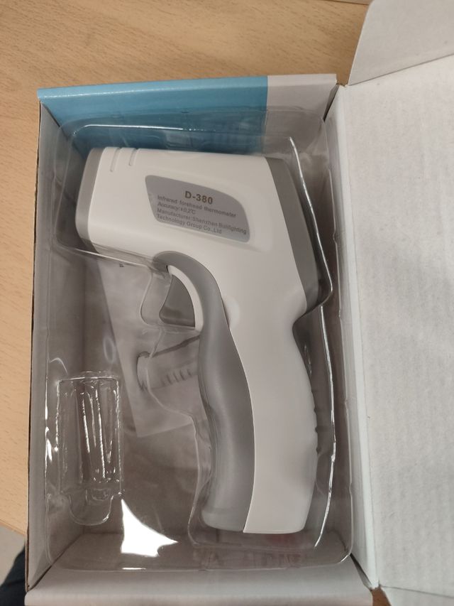 Termómetro infrarrojo D-380