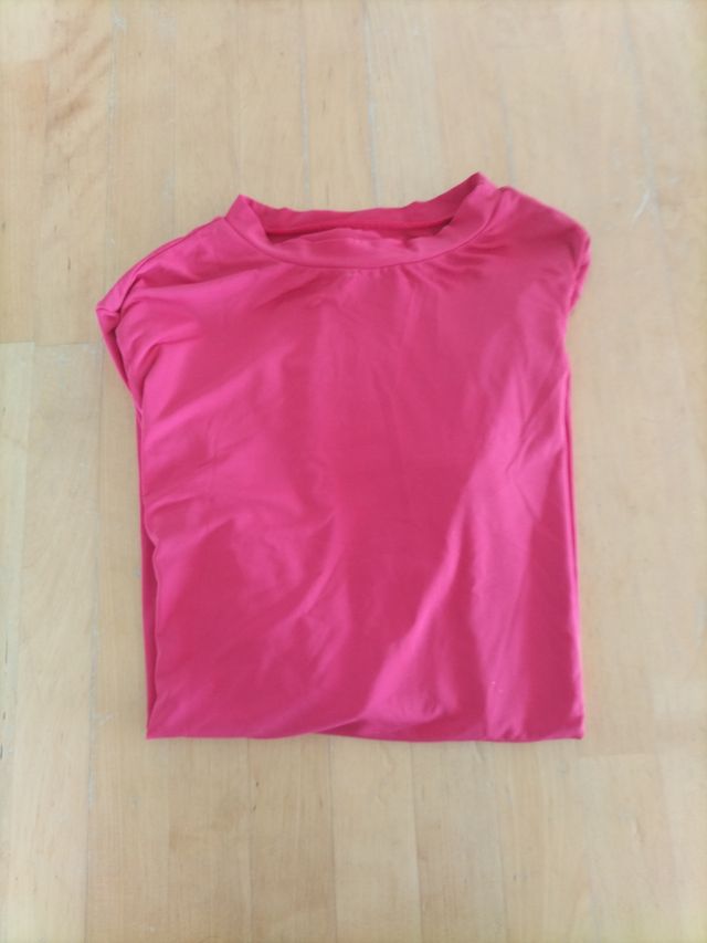 Camiseta solar roja niño manga larga