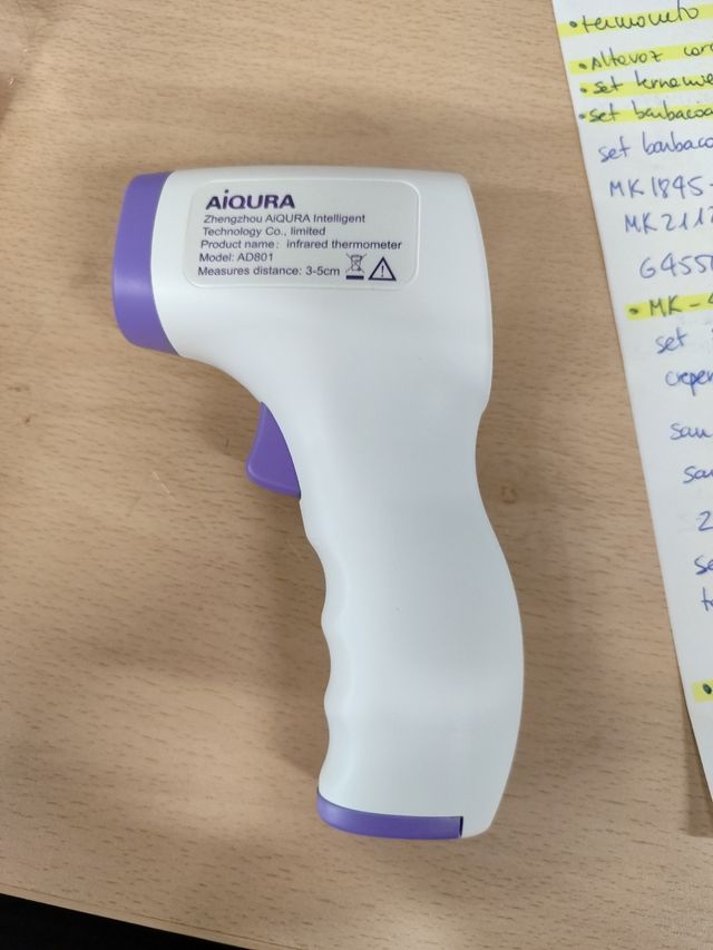 Termómetro infrarrojo AD801