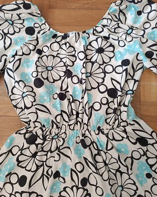Vestido Zara floral XS - Nuevo