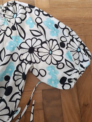 Vestido Zara floral XS - Nuevo
