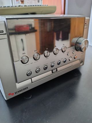 EQUIPO DE SONIDO CON 2 ALTAVOCES DVD/CD Schneider