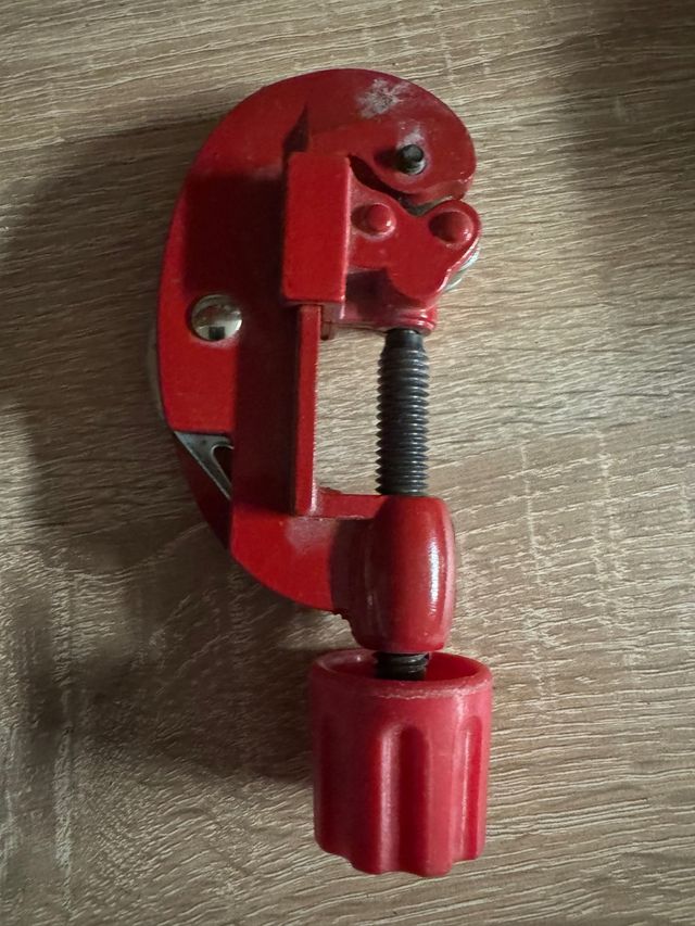 Tagliatubi manuale mini