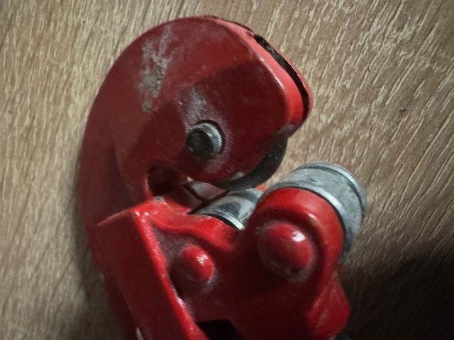 Tagliatubi manuale mini