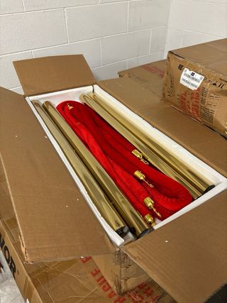 Stock 20 paletti Vip acciaio dorato - corde rosse